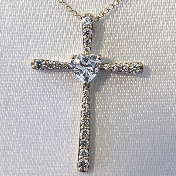 NWT, 10k Cubic zirconia Cross pendant with 18" Gold filled chain - Picture 2 of 6